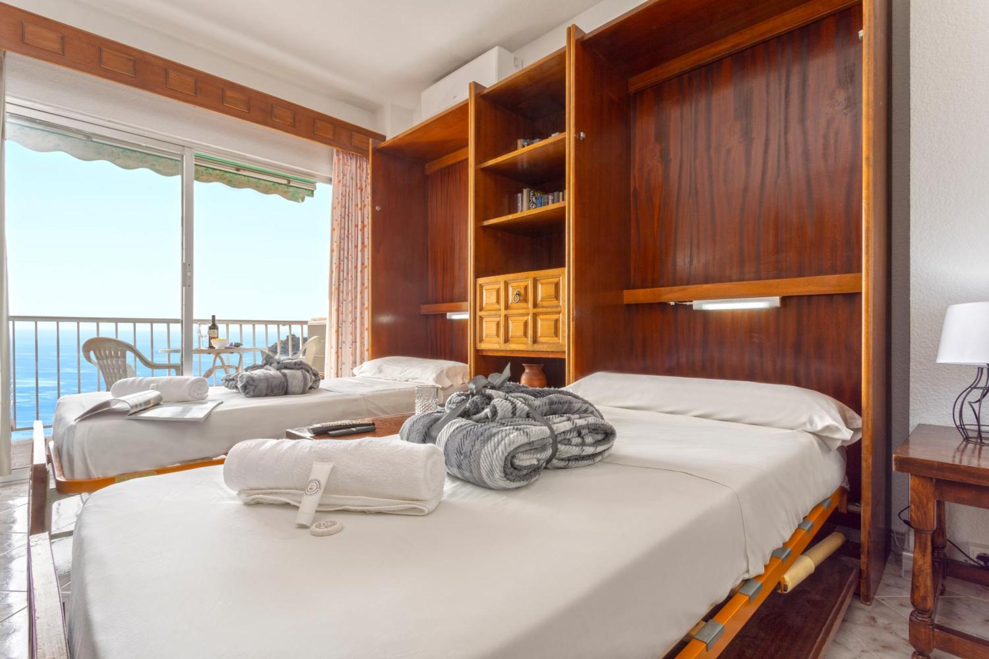 1004 - Beachfront Apartment On El Paseo, 4 Pers - Air Conditionning - Wi-Fi - Smart Tv Almuñécar Exteriör bild